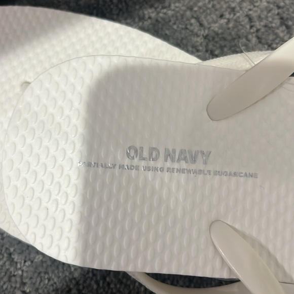 Lot of 9 sold in a bundle NWT old navy flip flops - Picture 2 of 2